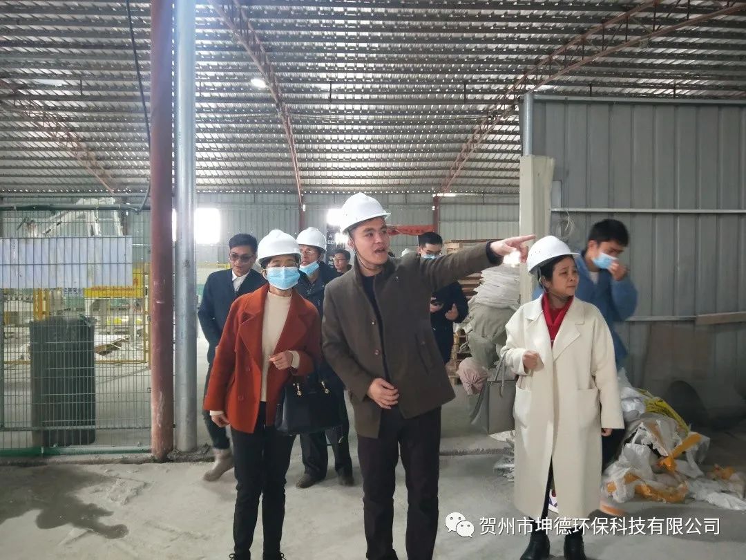 广西建筑材料科学研究设计院与贺州市工信局一行领导前来我司进行工厂考察(图21) 广西建筑材料科学研究设计院与贺州市工信局一行领导前来我司进行工厂考察(图21)