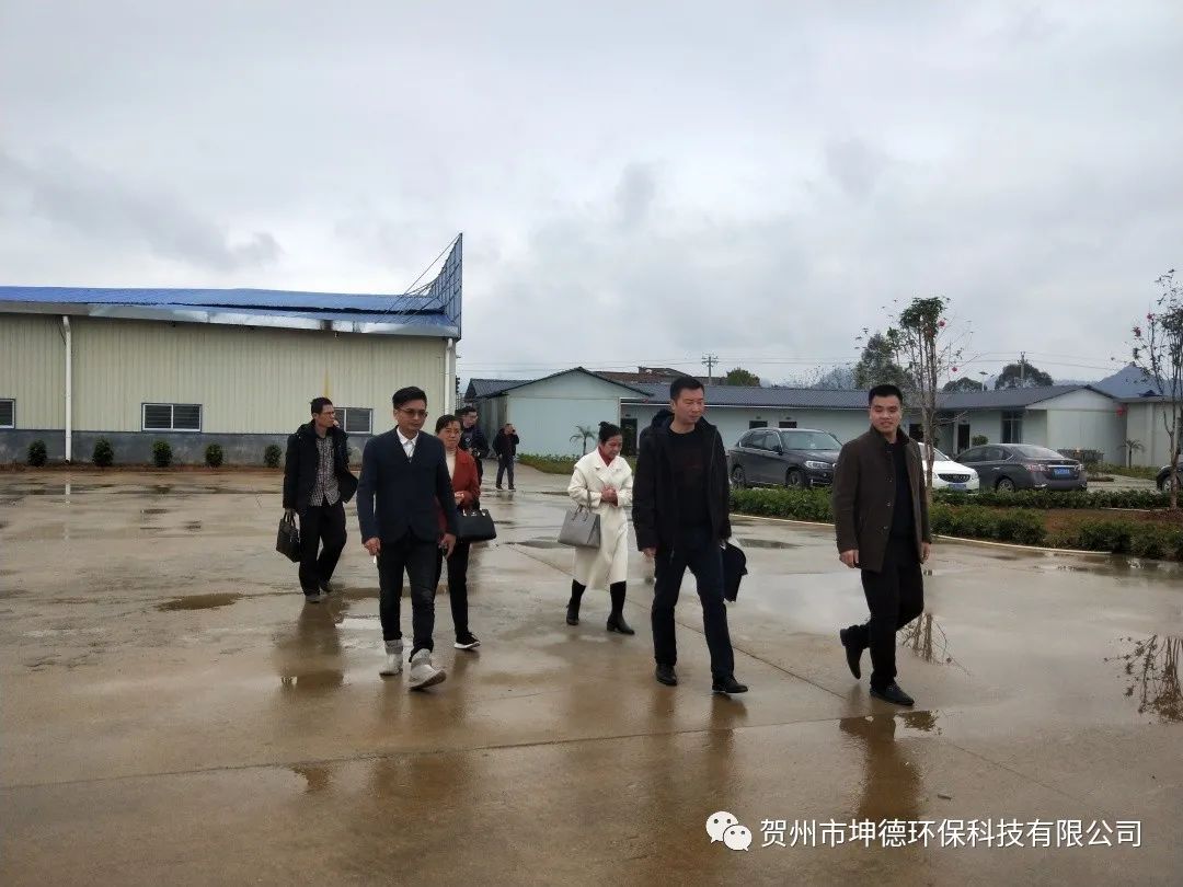 广西建筑材料科学研究设计院与贺州市工信局一行领导前来我司进行工厂考察(图3) 广西建筑材料科学研究设计院与贺州市工信局一行领导前来我司进行工厂考察(图3)