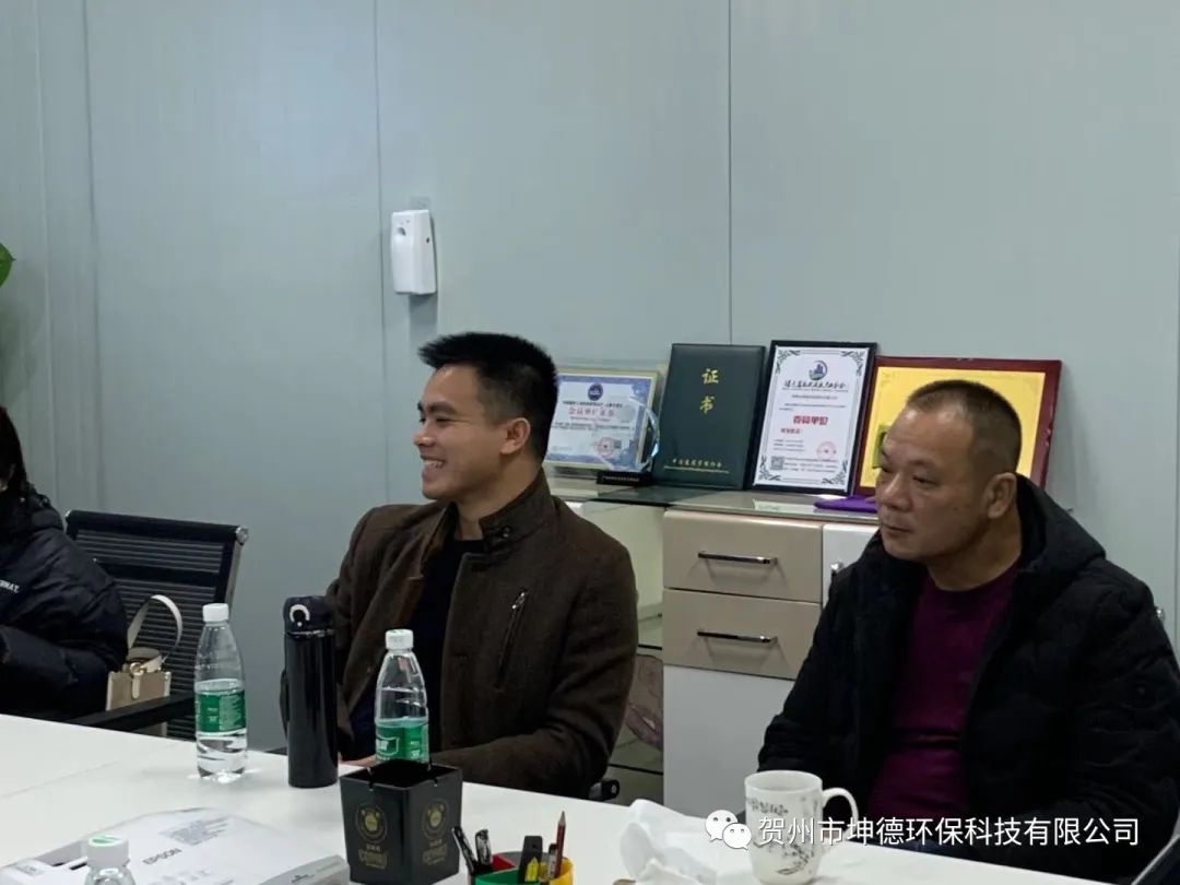 广西建筑材料科学研究设计院与贺州市工信局一行领导前来我司进行工厂考察(图8) 广西建筑材料科学研究设计院与贺州市工信局一行领导前来我司进行工厂考察(图8)