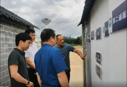 钟山县经贸局杨庭铭局长等领导一行前往我公司视察(图2) 钟山县经贸局杨庭铭局长等领导一行前往我公司视察(图2)