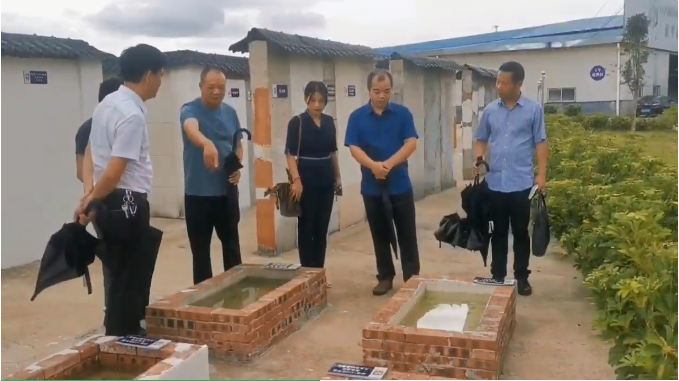 钟山县经贸局杨庭铭局长等领导一行前往我公司视察(图3) 钟山县经贸局杨庭铭局长等领导一行前往我公司视察(图3)