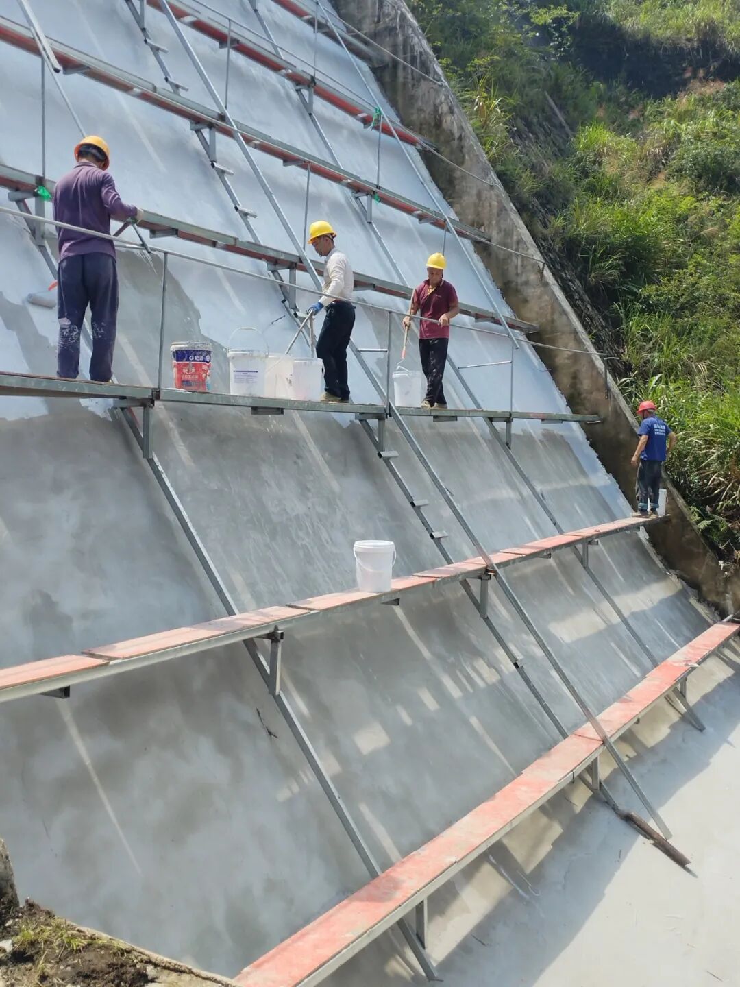 匠心护安澜|上皇水库大坝修复工程,坤德环保筑牢水利安全防线(图6) 匠心护安澜|上皇水库大坝修复工程,坤德环保筑牢水利安全防线(图4)